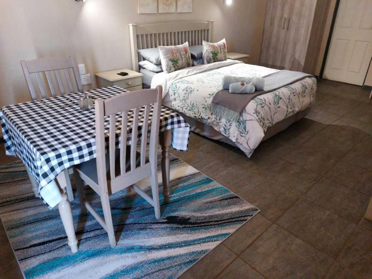 Wisteria Lane Guesthouse Postmasburg Eksteriør billede